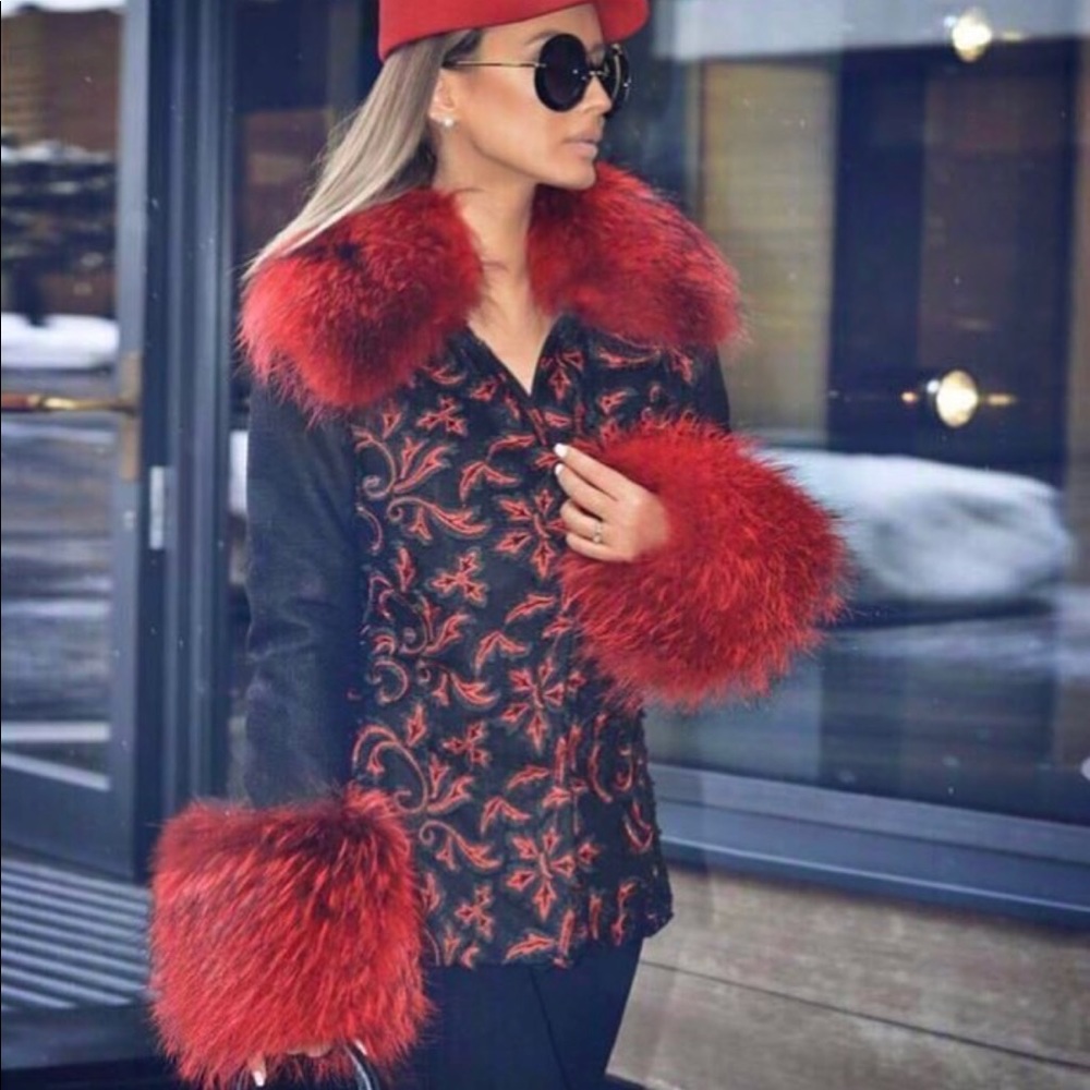 Super gorgeous Coat with natural red fur